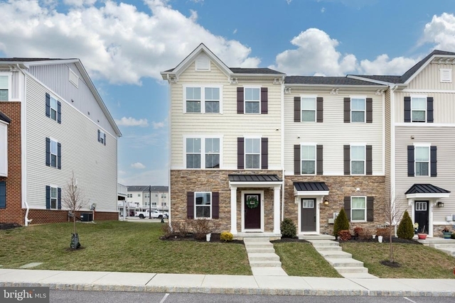 611 Holywell Drive - Photo 1