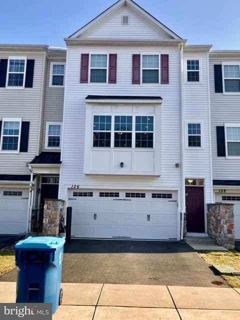106 Mercer Court - Photo 1