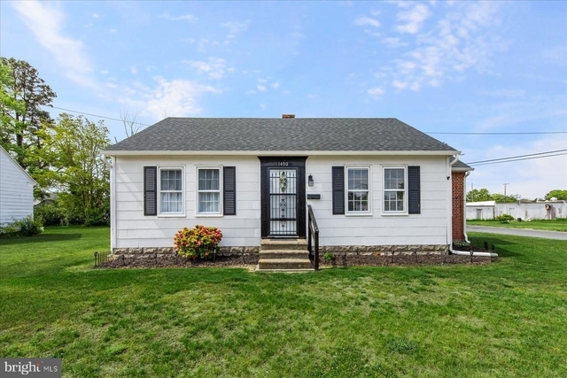 1400 Linden Drive - Photo 1