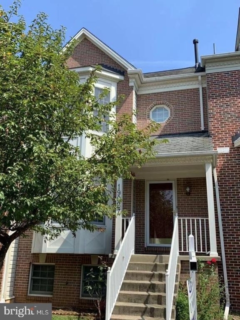19027 Steeple Place - Photo 1