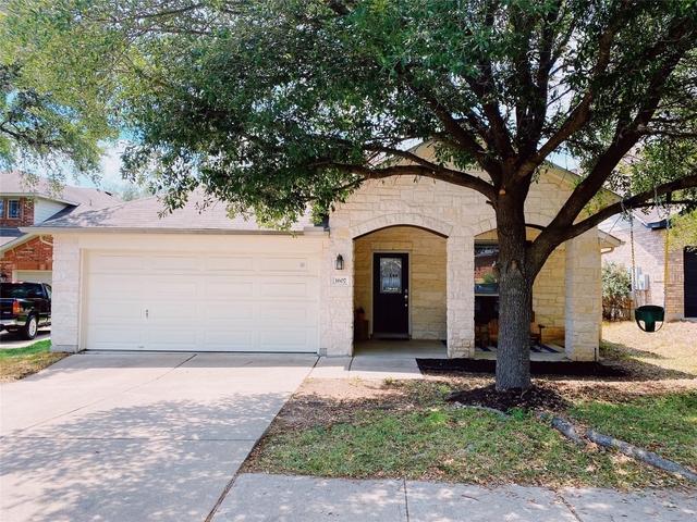 1607 Melissa Oaks Ln - Photo 1