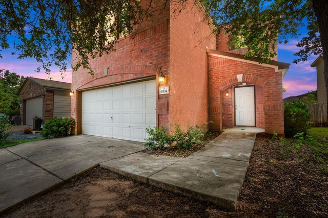 6704 Walkup Ln - Photo 1