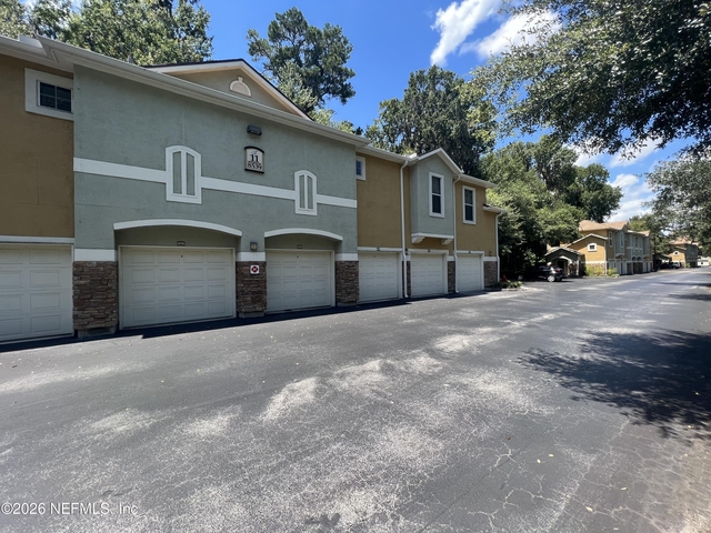 8539 Gate Parkway W - Photo 1