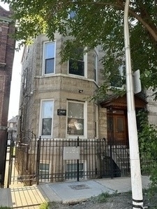 2224 S Sacramento Avenue - Photo 1
