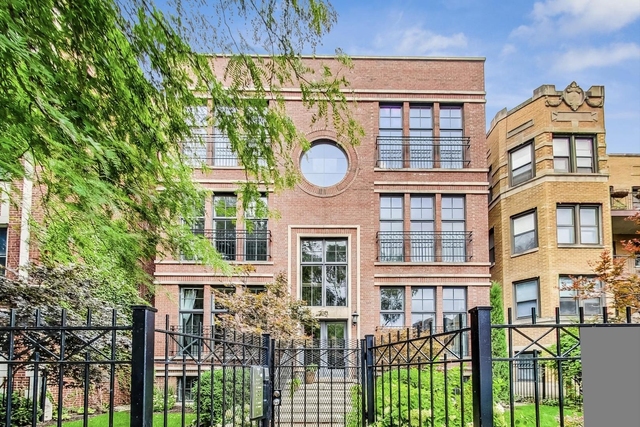 4721 N Malden Street - Photo 1