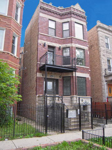 1437 N Washtenaw Avenue - Photo 1
