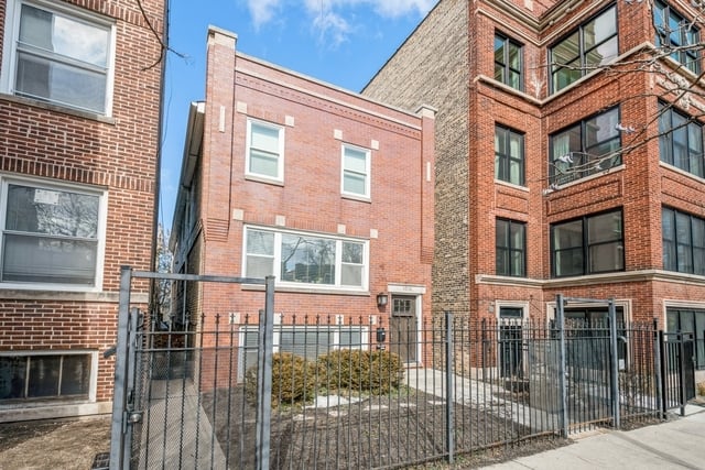 1510 W Addison Street - Photo 1