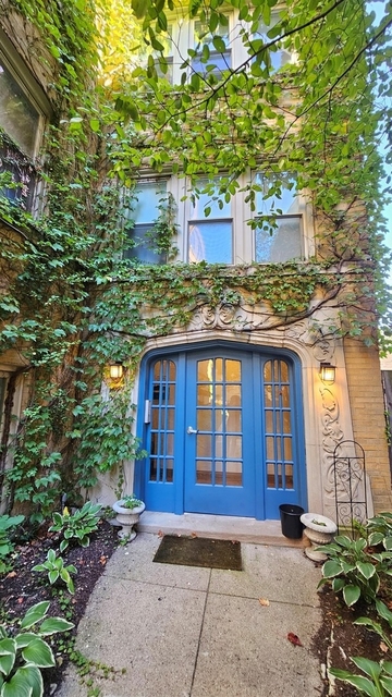 7363 N Damen Avenue - Photo 1