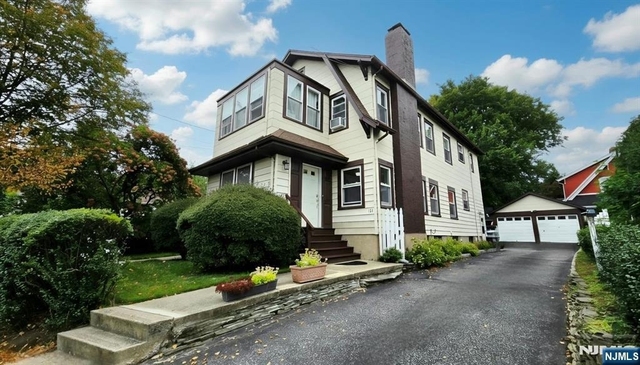 181 Grand - Photo 1