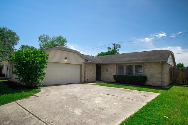 311 Forest Hills Drive - Photo 1