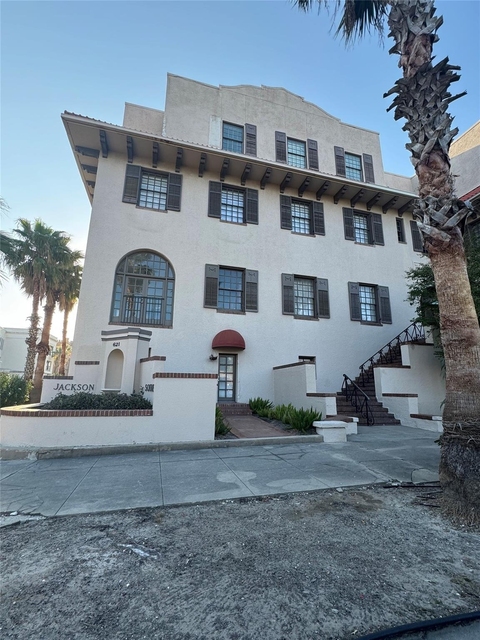 621 21st Street - Photo 1