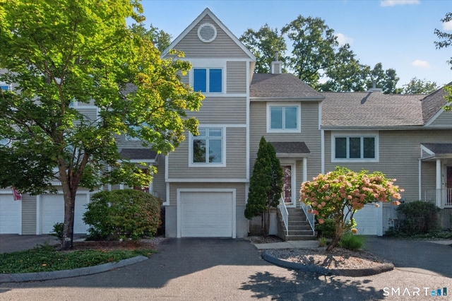 7 Essex Court - Photo 1