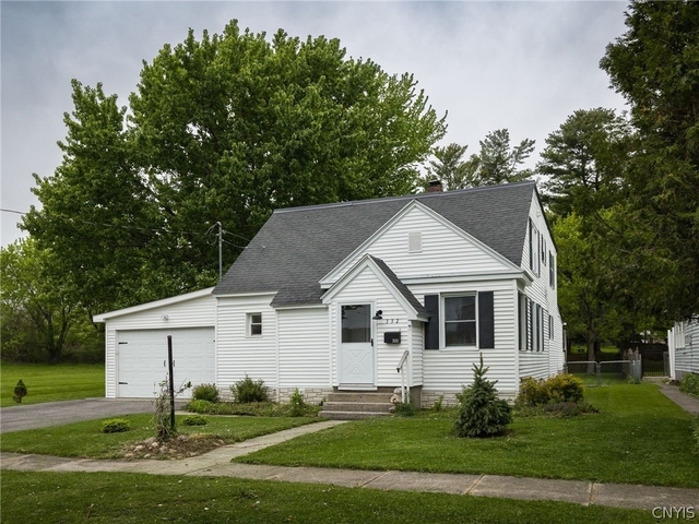332 Butterfield Avenue - Photo 1