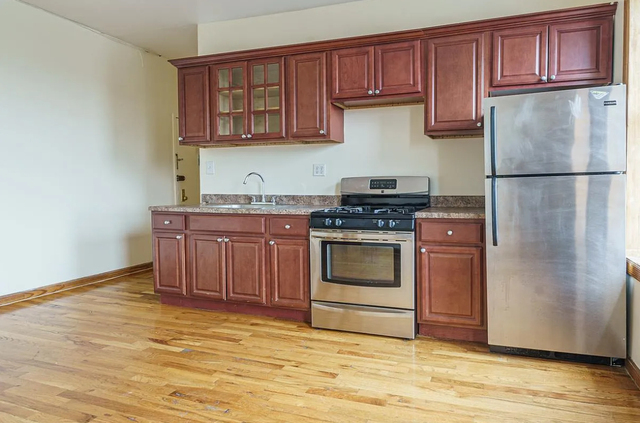 650 Crown Street - Photo 1