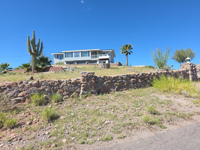 908 N Queen Mary Way - Photo 1