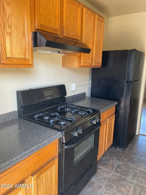 1222 W Roosevelt Street - Photo 1