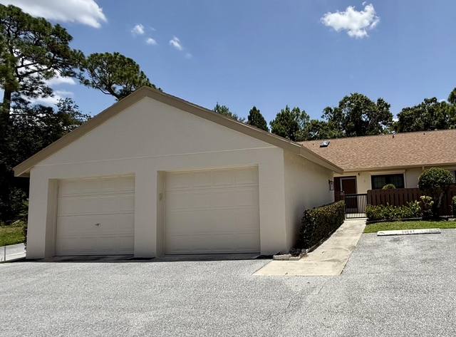 2054 Sw Silver Pine Way - Photo 1