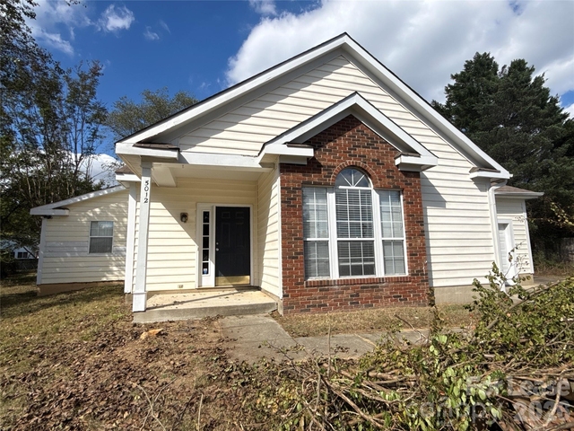 5012 Windcrest Way - Photo 1