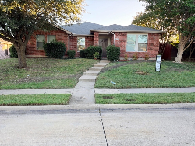 2531 Barksdale Drive - Photo 1