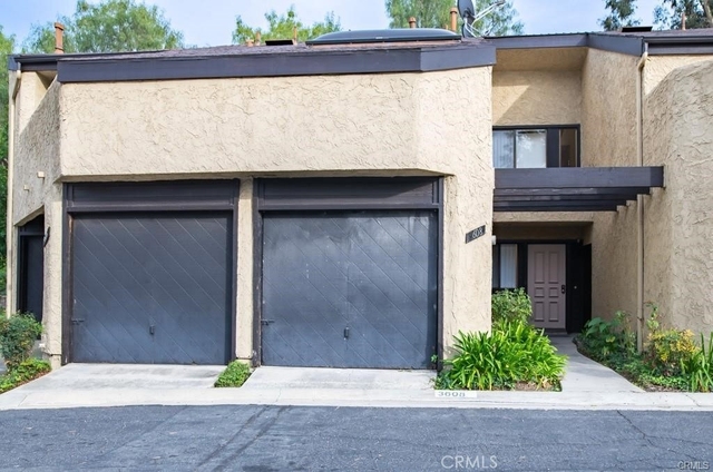 3608 Hemlock - Photo 1