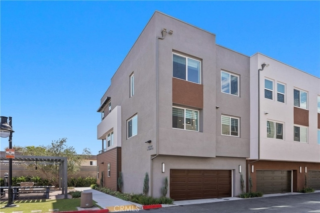 651 S Lyon Street - Photo 1