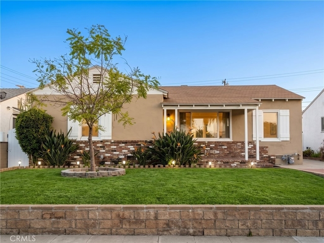 1511 N Rose - Photo 1
