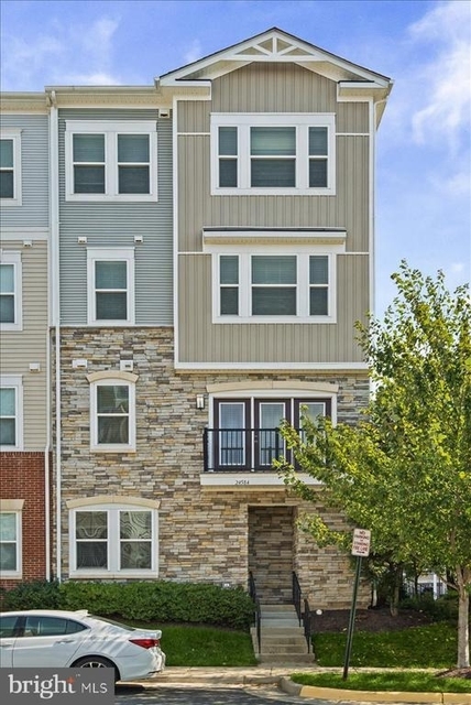 24584 Rosebay Terrace - Photo 1