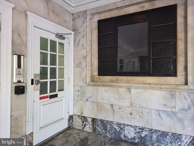 907 Caroline Street - Photo 1