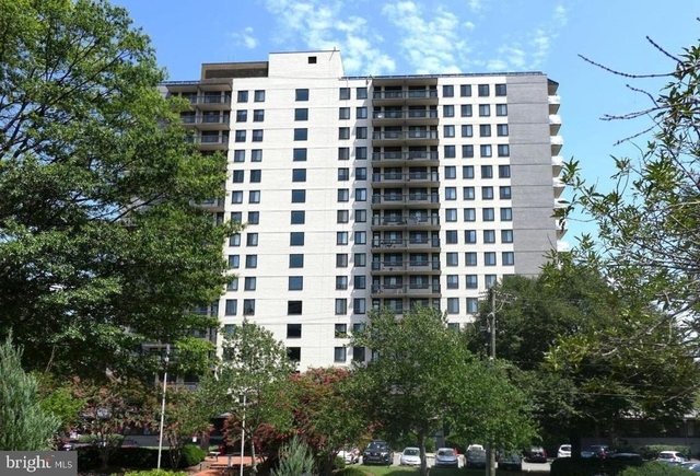801 N Pitt Street - Photo 1
