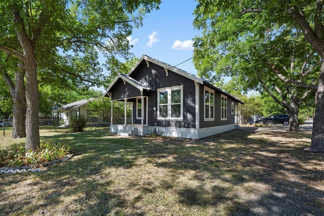 400 S Roswell St - Photo 1