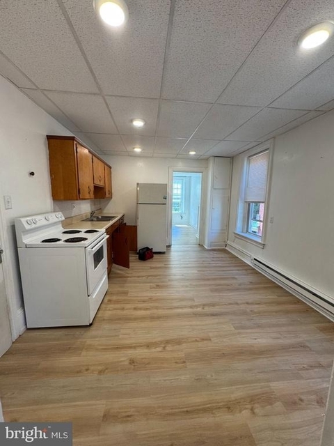 171 S Charlotte Street - Photo 1