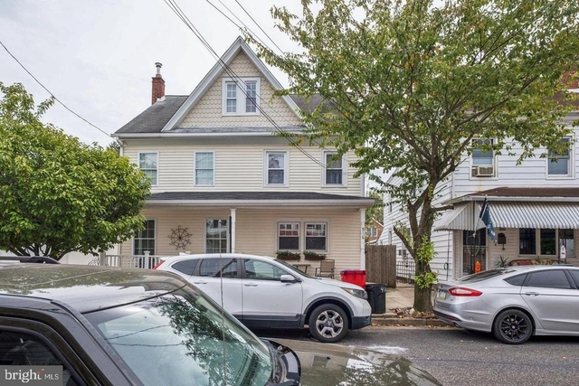 916 Cedar Street - Photo 1