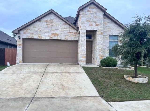 712 Falkland Trce - Photo 1