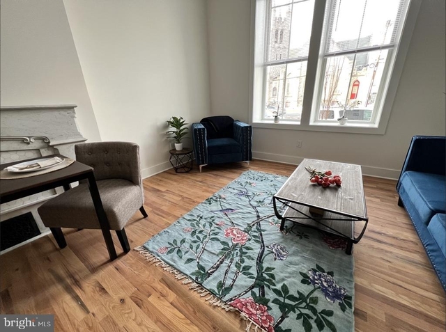 106 E Broad Street - Photo 1