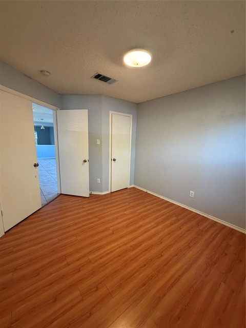 3207 Settlement Dr - Photo 1