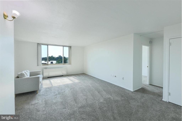 1 E University Parkway - Photo 1