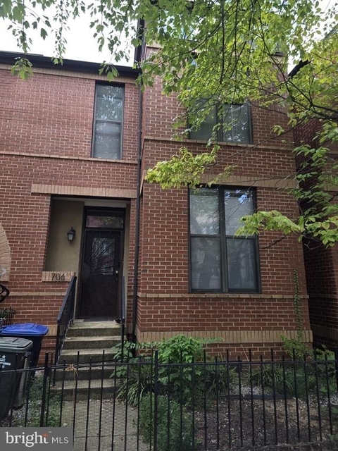 706 10th Street Ne - Photo 1