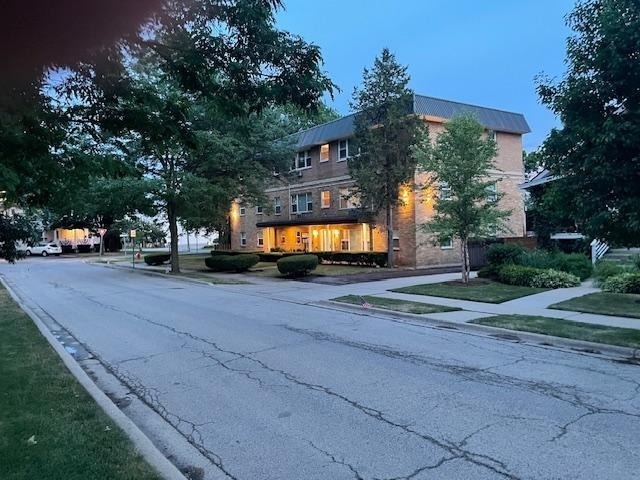 303 W Park Place - Photo 1