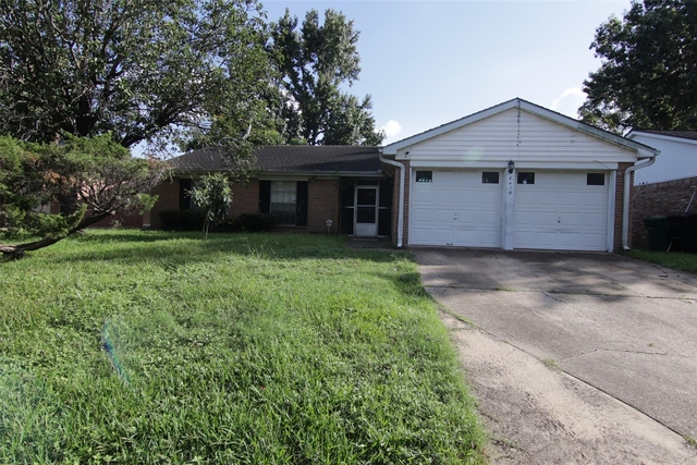 8419 Roos Road - Photo 1