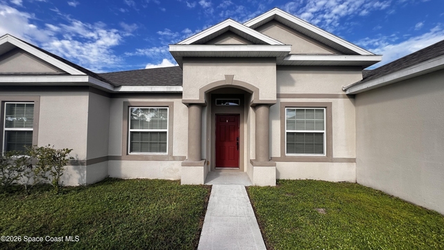 260 De Castro Avenue Se - Photo 1