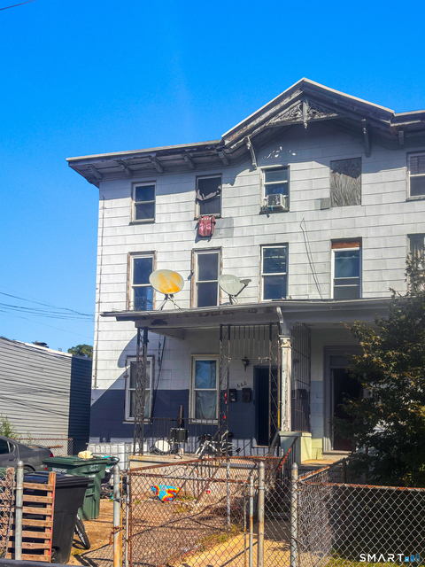 662 Noble Avenue - Photo 1