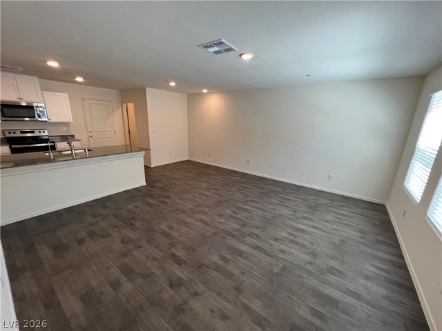 1112 Ruby Sparrow Street - Photo 1
