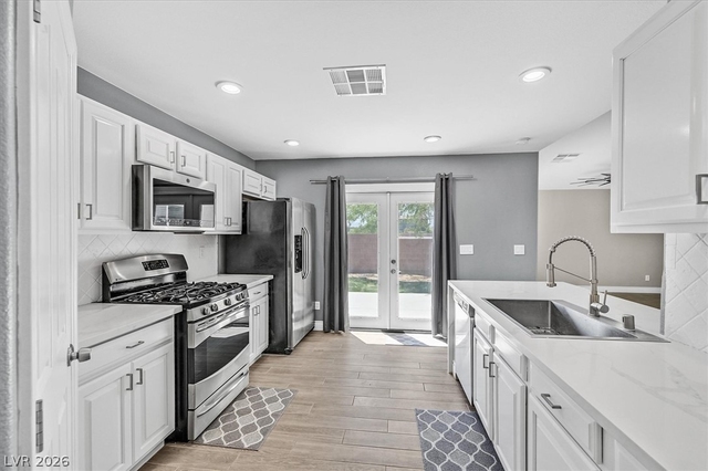 1464 Amitola Avenue - Photo 1