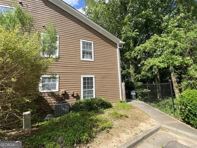 1017 Rock Creek Lane - Photo 1
