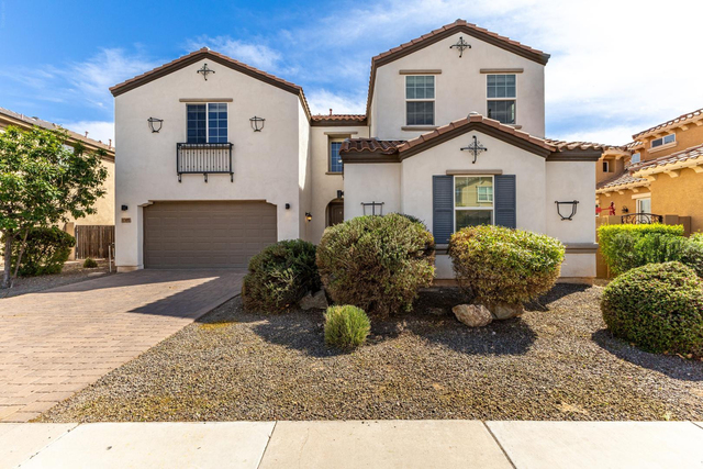 4307 E Yellowstone Place - Photo 1
