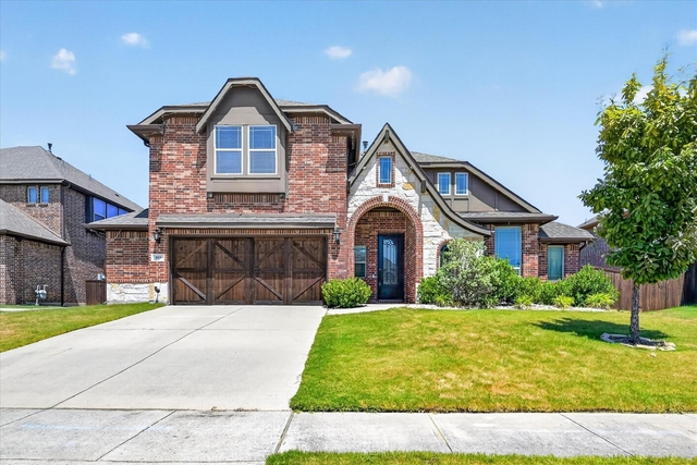 911 Birchwood Drive - Photo 1