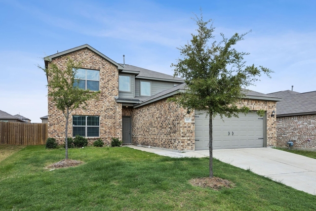 817 Mallorie Lane - Photo 1