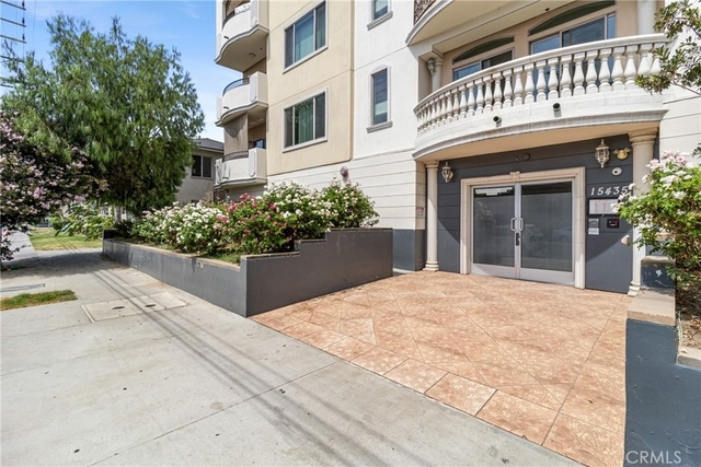 15435 Vanowen Street - Photo 1