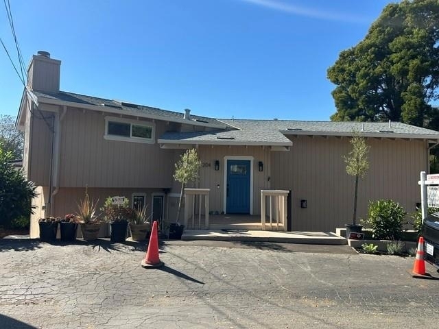 204 Bayview Court - Photo 1