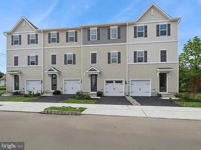 47 Silverbell Avenue - Photo 1